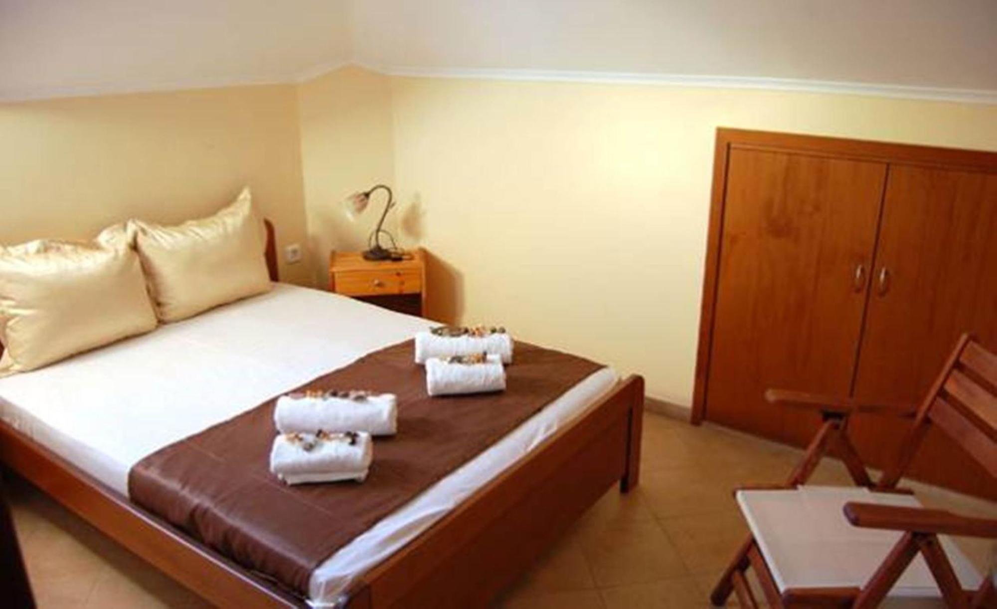 Melachrini Apartments Vrasná Екстериор снимка