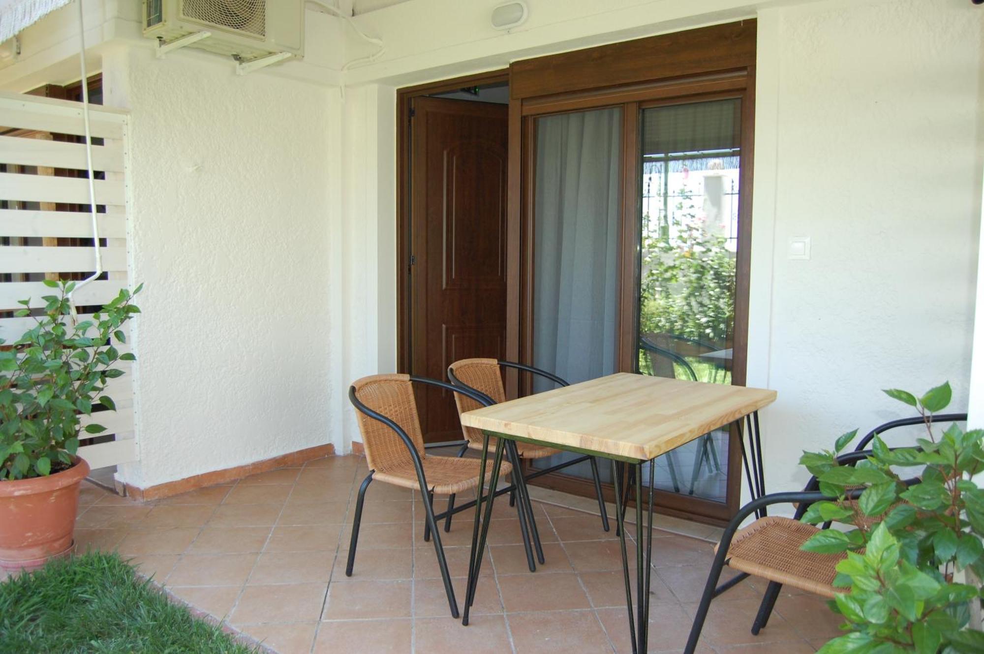 Melachrini Apartments Vrasná Екстериор снимка